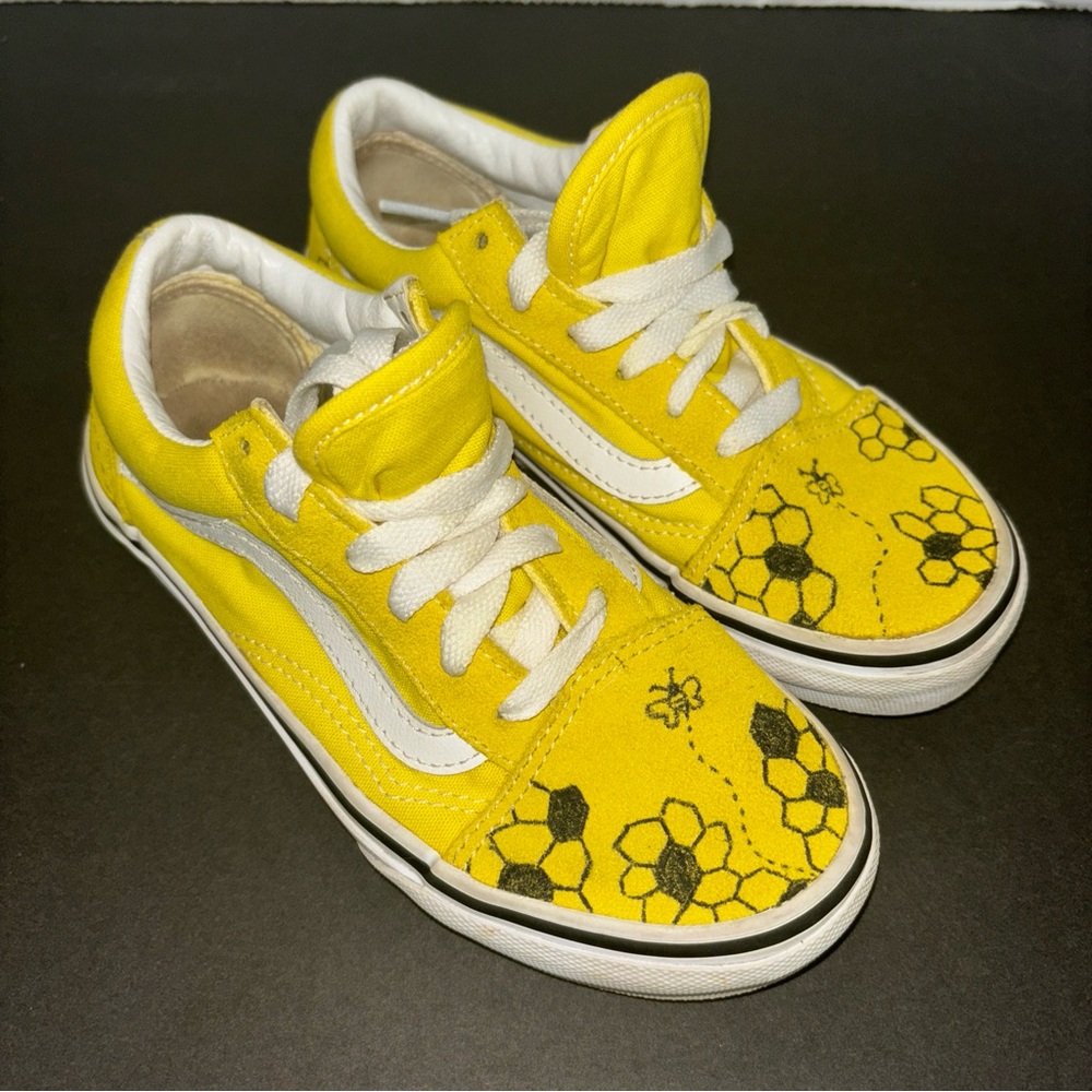 Kids VANS Custom Made Lace Up Sneakers Size 1 Bees & Bee Hives Canvas & Suede